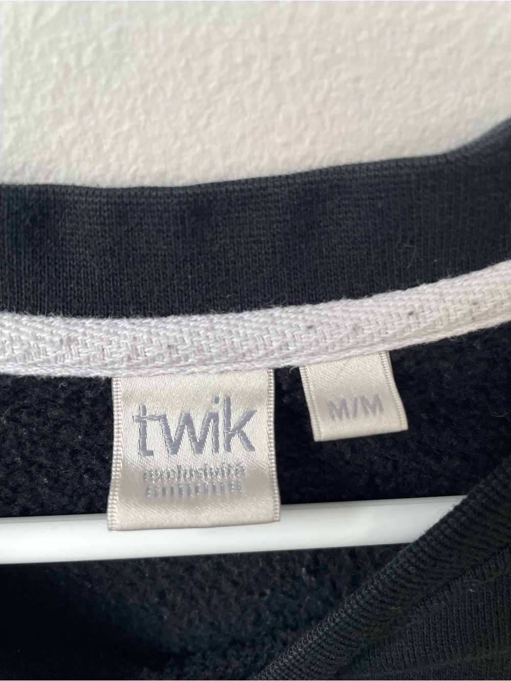 Twik Simons Black "New York" Graphic List Sweatshirt - Size M - FAIR Condition - Picture 6 of 10
